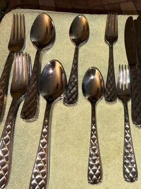 Diamond-Texture Flatware Set in Polished Silver - Hampton